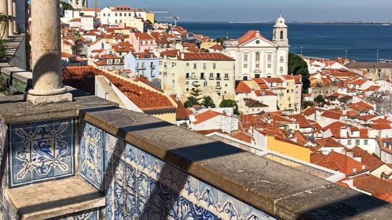 Lisbona miradouro de santa Luzia 