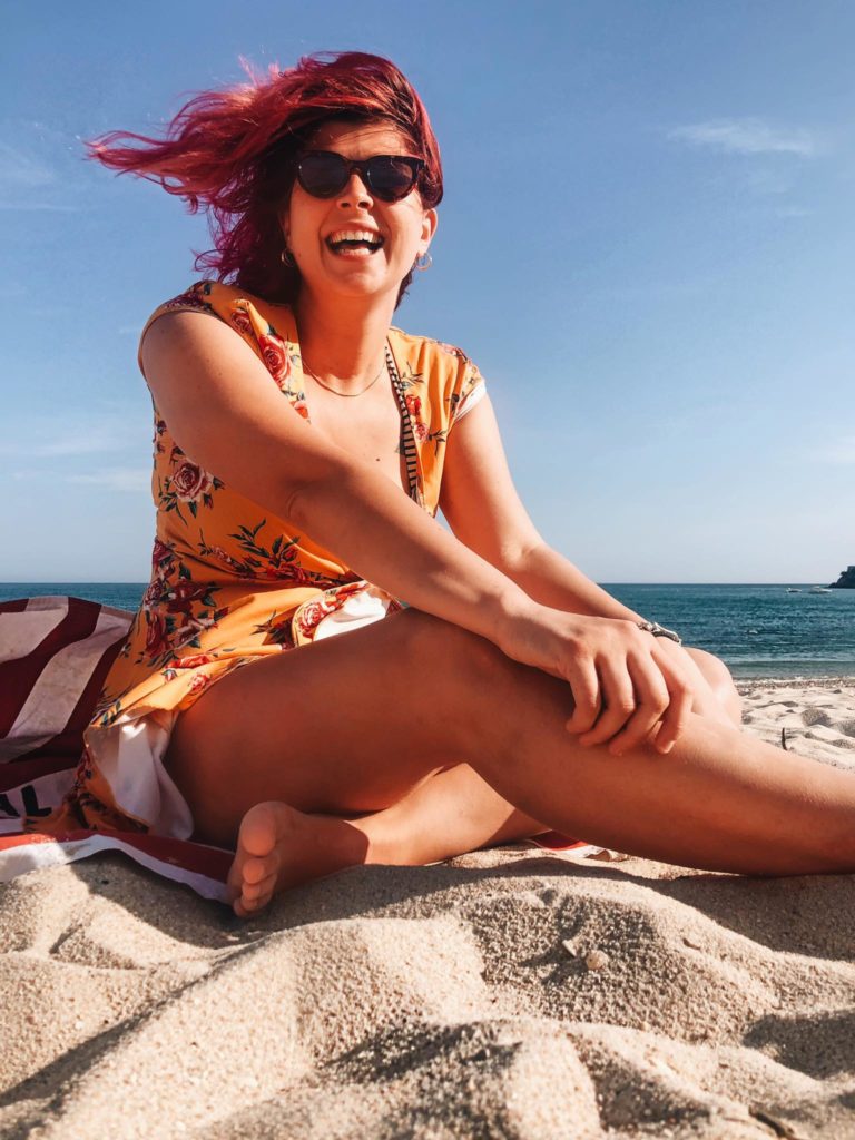 ragazza in spiaggia